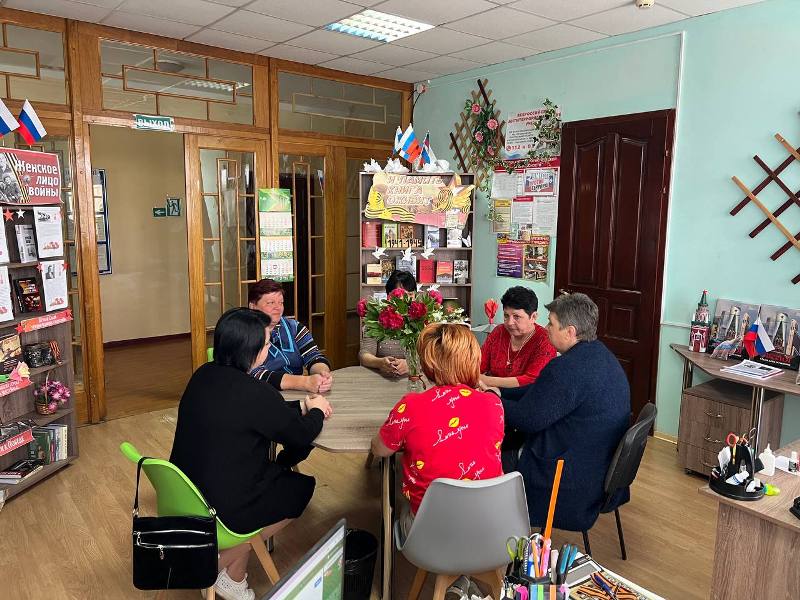 Встреча с работниками Хомутовского сельского клуба..