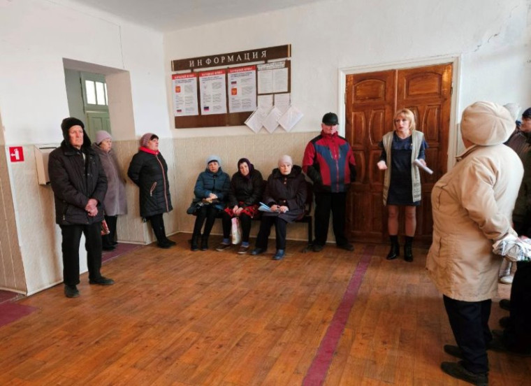 Встреча с жителями села Приморское. Встреча с жителями села Приморское.