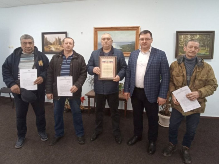 Глава Донецкой Народной Республики Д.В. Пушилин поощрил Новоазовских коммунальщиков. Глава Донецкой Народной Республики Д.В. Пушилин поощрил Новоазовских коммунальщиков.