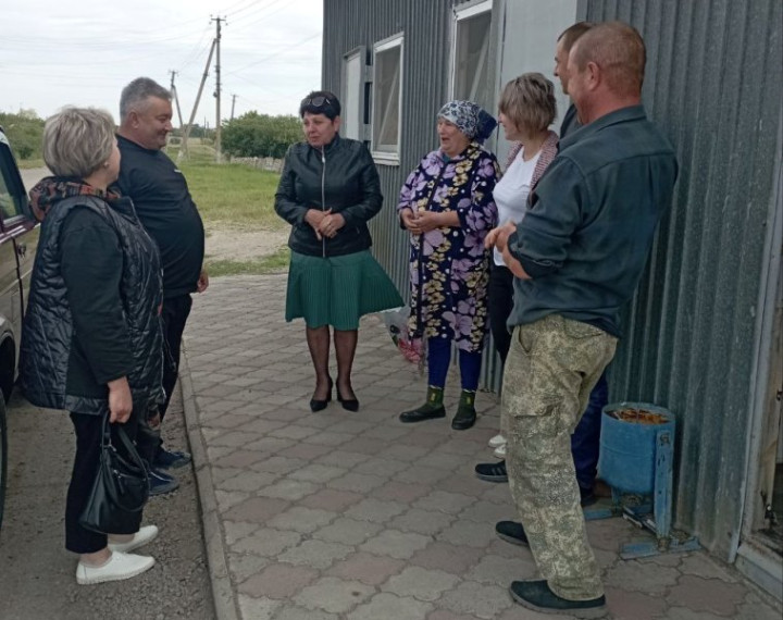 Встреча с жителями села Седово-Васильевка. Встреча с жителями села Седово-Васильевка.