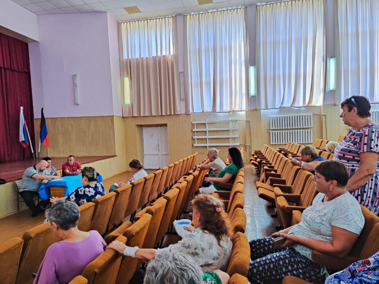 Встреча с жителями села Лебединское. Встреча с жителями села Лебединское.