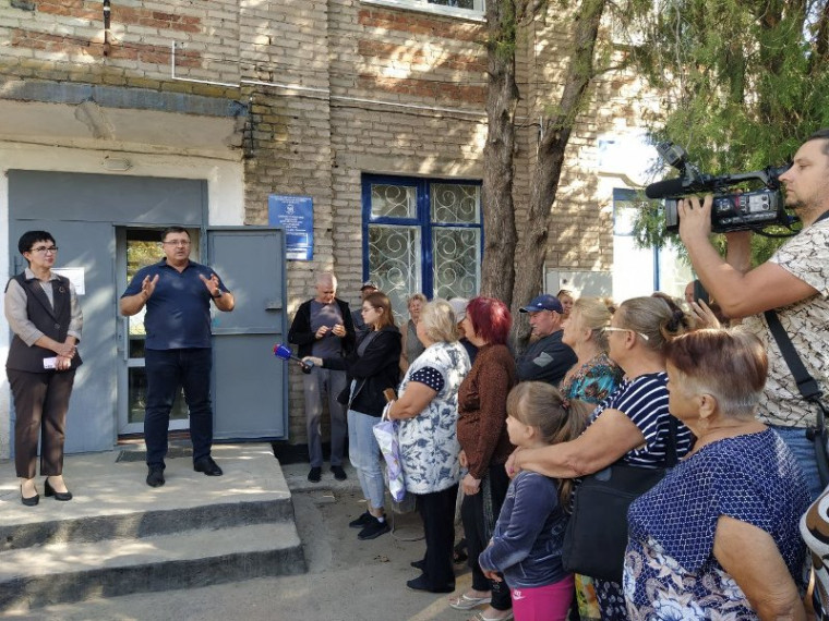 Встреча с жителями села Виноградное. Встреча с жителями села Виноградное.