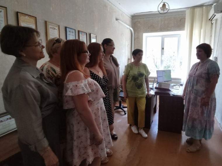 Встреча с трудовым коллективом газеты "Родное Приазовье".. Встреча с трудовым коллективом газеты "Родное Приазовье"..