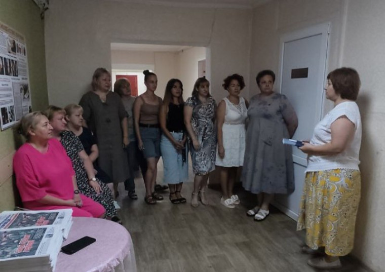Встреча с трудовыми коллективами.. Встреча с трудовыми коллективами..